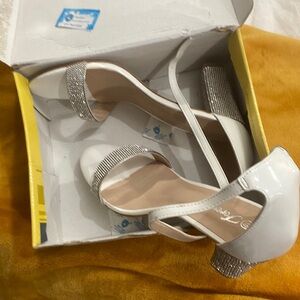 NWT Women’s Sparkle Going Out Heels